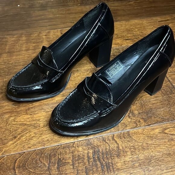 Jones New York black Cypress patent leather heeled loafers, size, 10 - Picture 1 of 7